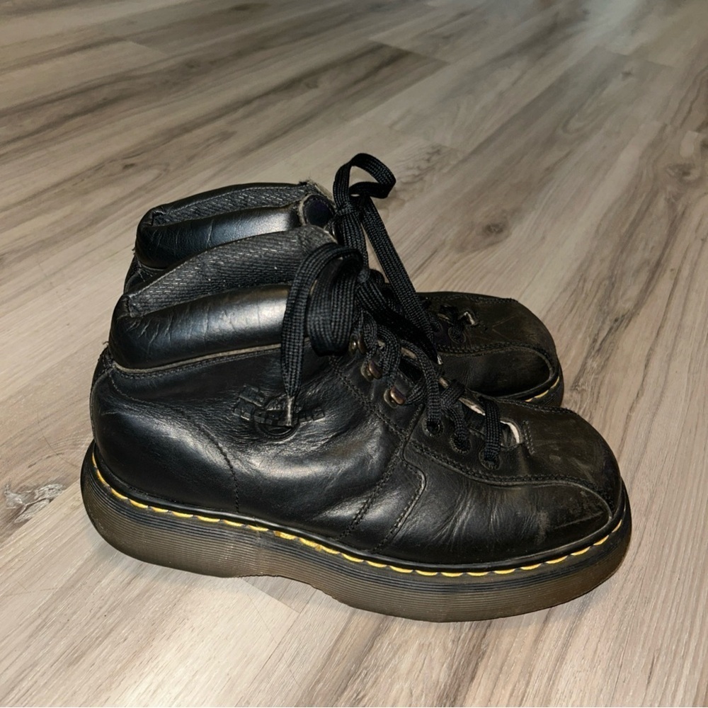 Dr. Martens y2k VTG Black Leather Men's Boots with Yellow Stitching